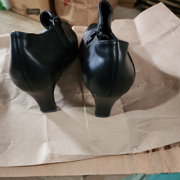 Shoes - Picture 3 of 3